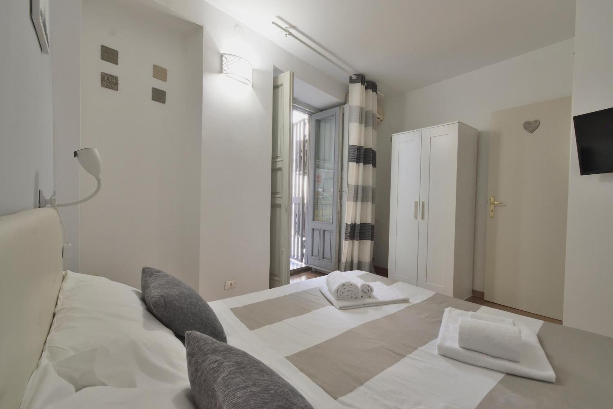 La Casa Di Carta In Piazza Stesicoro Apartment CTA Exterior foto